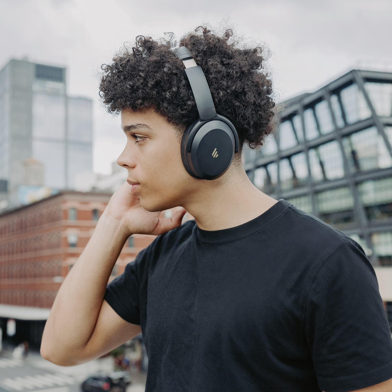 WH700NB Pro Wireless Active Noise Cancellation Over-Ear Headphones