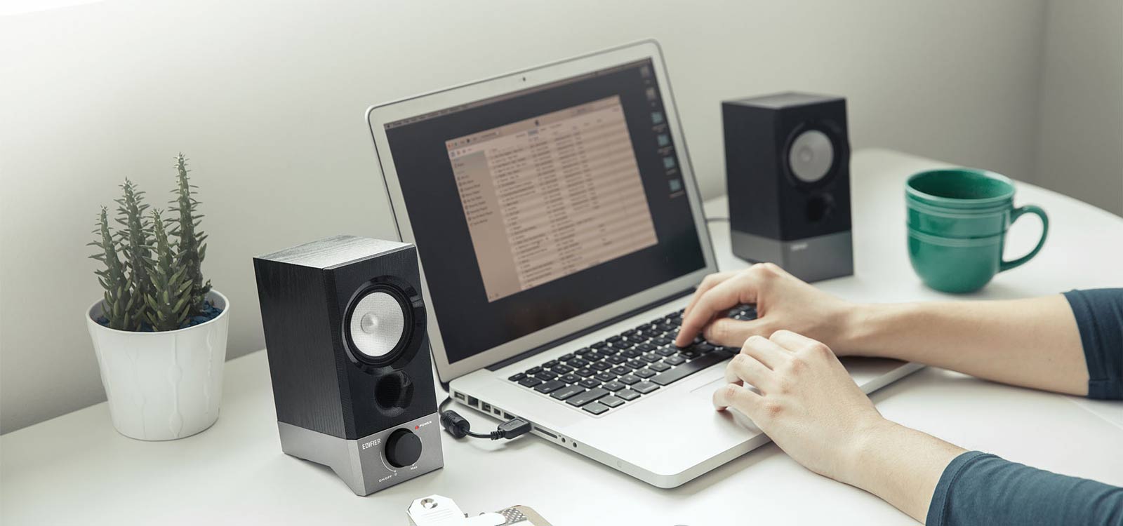 R19U Extraordinary sound powered by USB