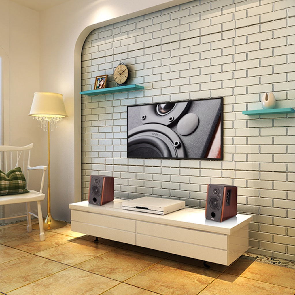 How Far Apart Should Bookshelf Speakers Be?