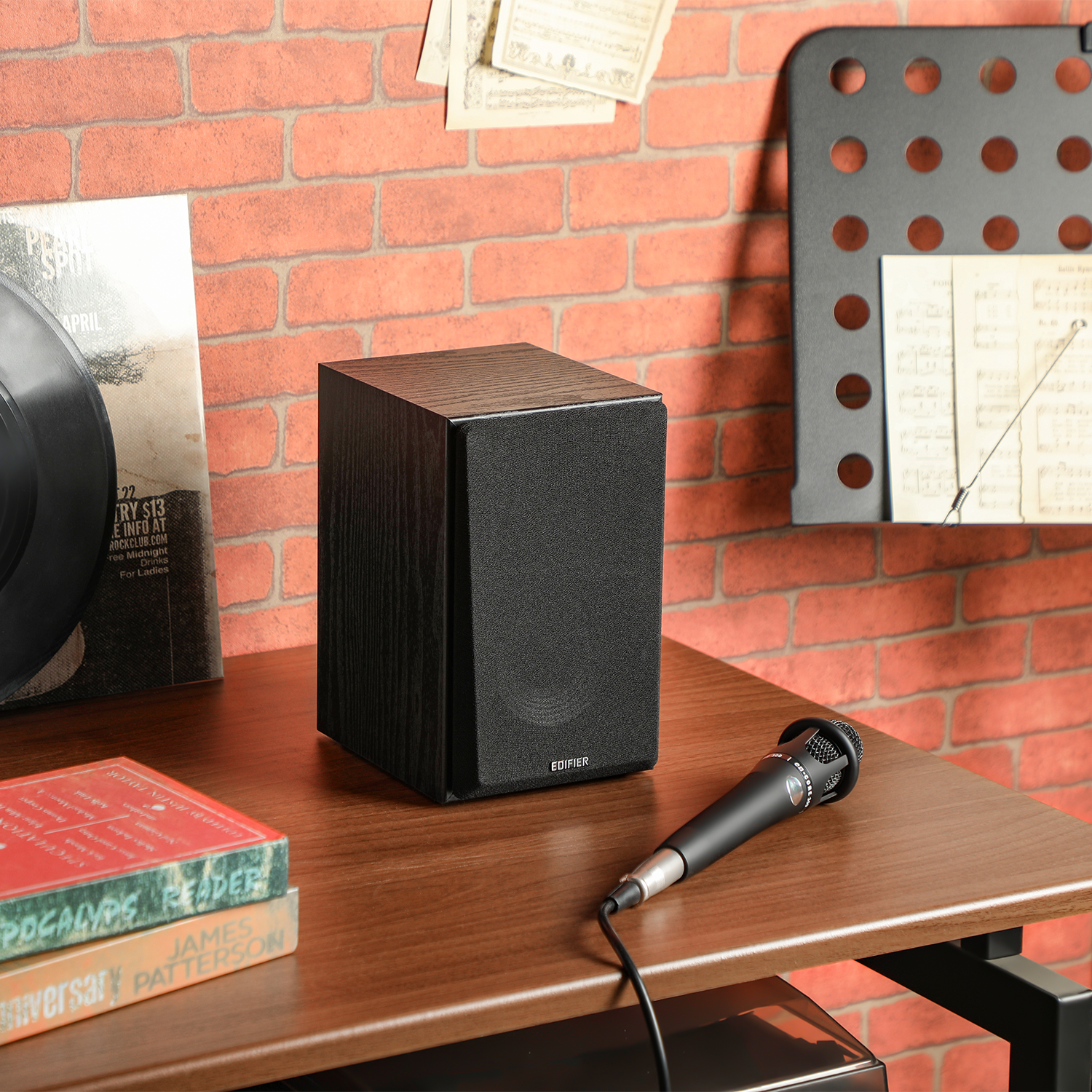 R990BT 2.0 Active Multimedia Speakers