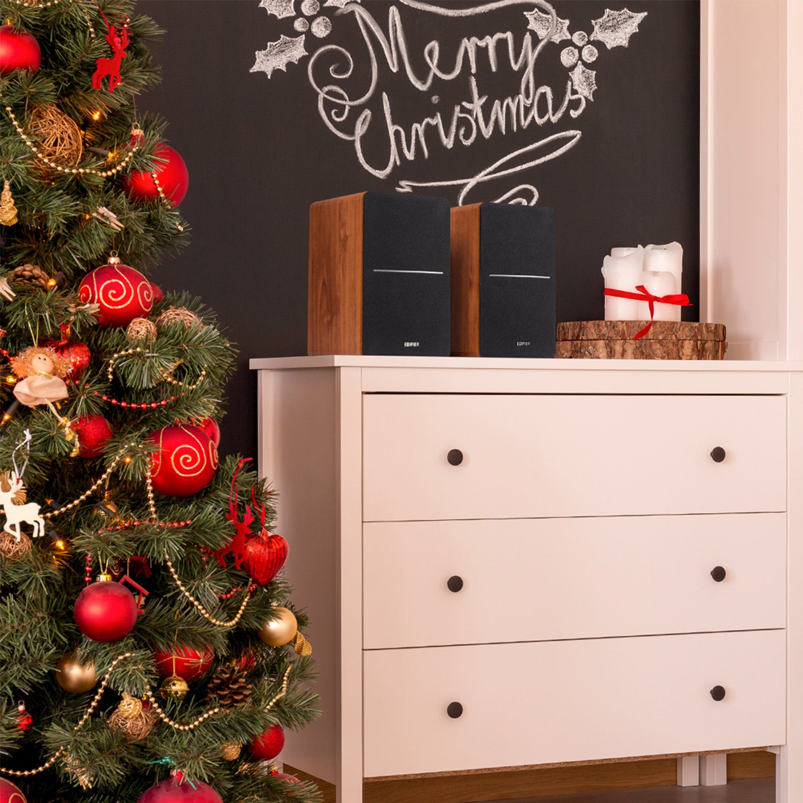 R1280Ts Powered Bookshelf Speakers