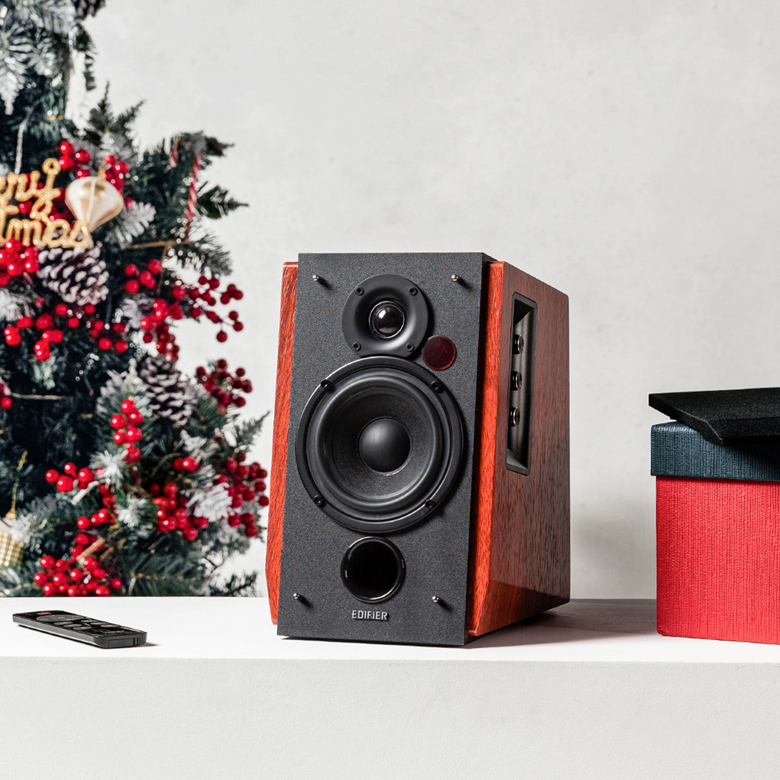 R1700BTs Active Bluetooth Bookshelf Speakers – Edifier USA