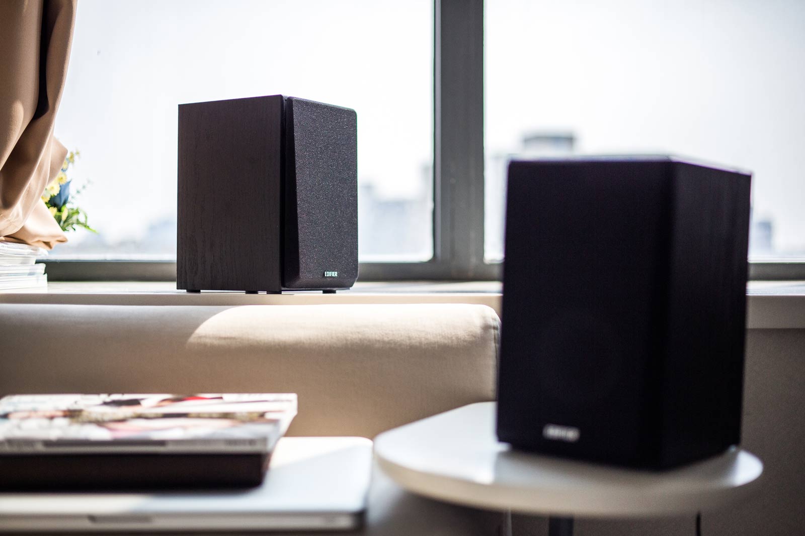 R980T 2.0 Active Speaker System (Certified Refurbished